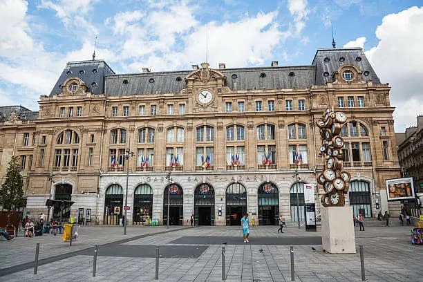 Parking près de la gare Saint-Lazare, quartier de l'Europe à Paris
