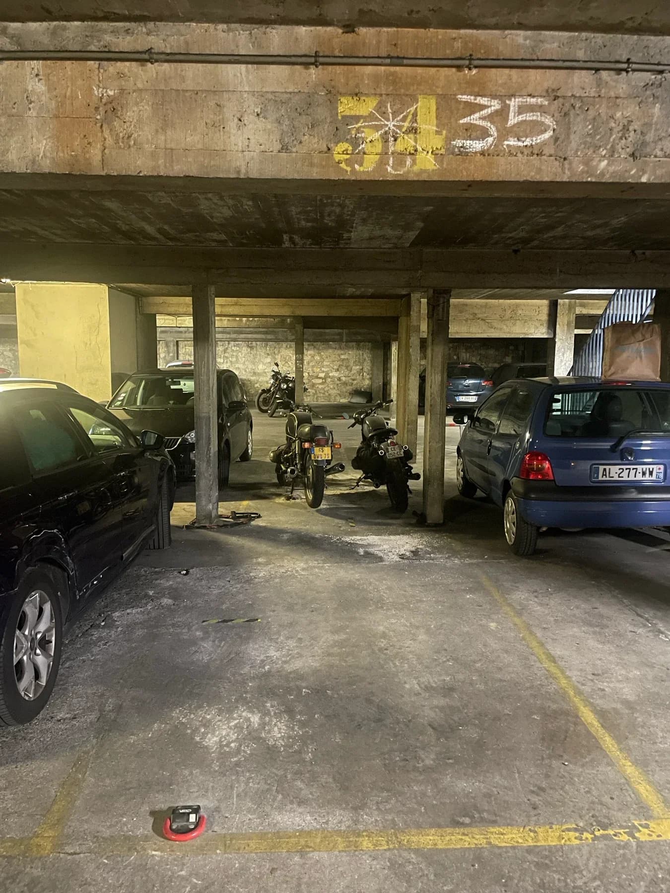 Située dans une copropriété calme et agréable des ... - Location parking pour voiture et moto à Paris 11e