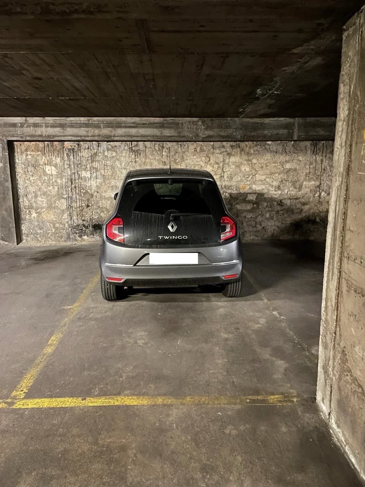 Place de parking située Rue Sedaine dans le 11ᵉ ar... - Location parking pour voiture et moto à Paris 11e