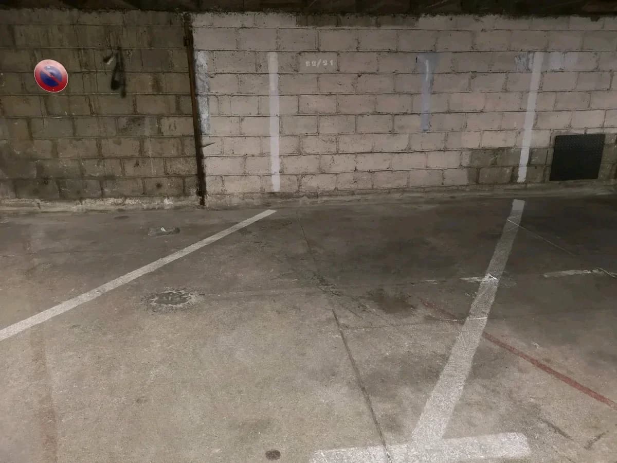 Place de parking située Rue Montéra dans le 12ᵉ ar... - Location parking pour voiture à Paris 12e