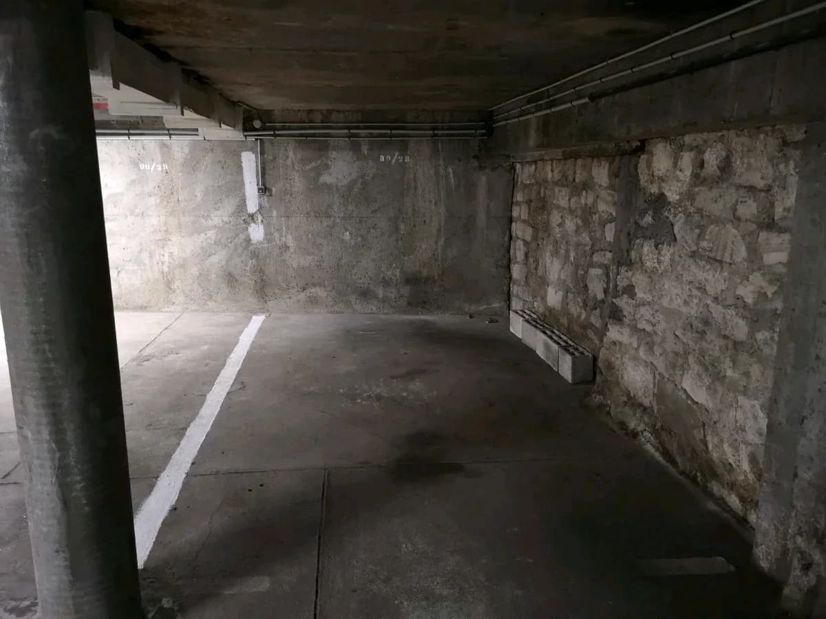 Emplacement de stationnement pour deux-roues situé... - Location parking pour moto à Paris 12e